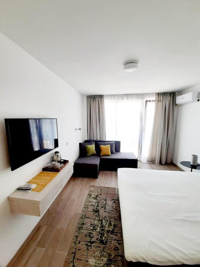Adriano Pe Plaja Belona Hotel Западен Ефорие Екстериор снимка