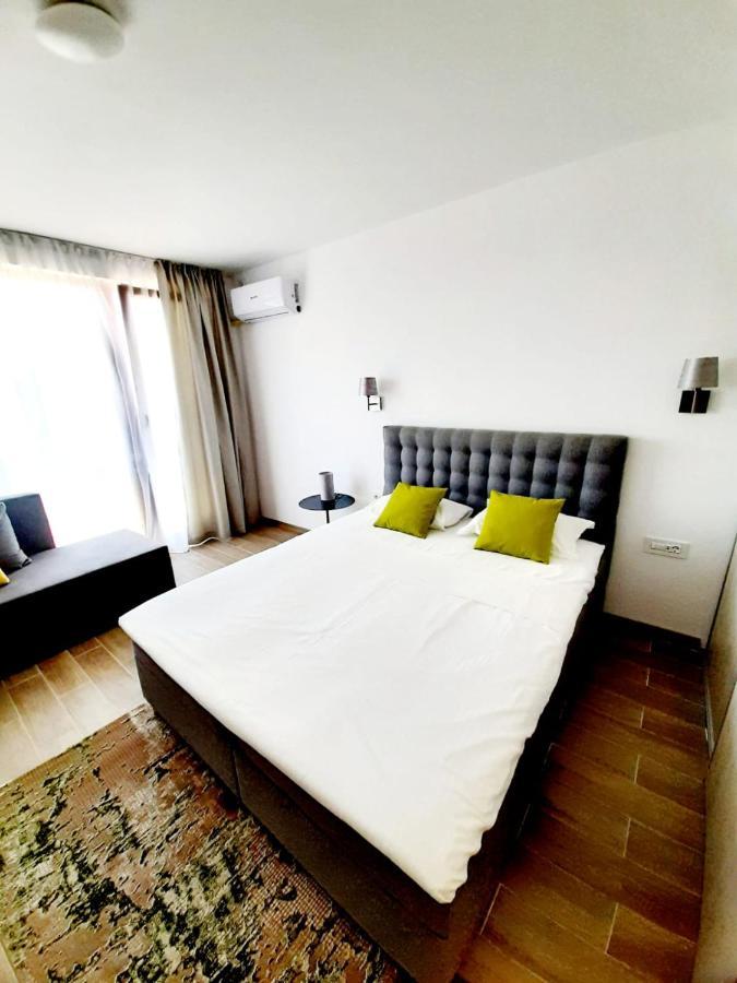 Adriano Pe Plaja Belona Hotel Западен Ефорие Екстериор снимка