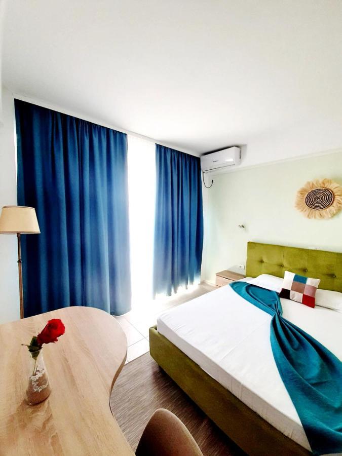 Adriano Pe Plaja Belona Hotel Западен Ефорие Екстериор снимка