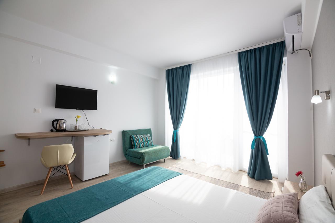 Adriano Pe Plaja Belona Hotel Западен Ефорие Екстериор снимка
