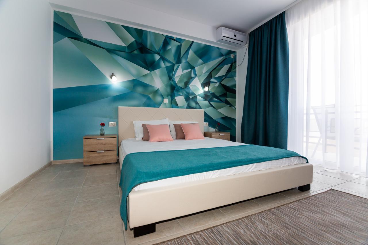 Adriano Pe Plaja Belona Hotel Западен Ефорие Екстериор снимка