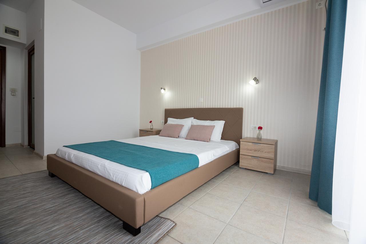 Adriano Pe Plaja Belona Hotel Западен Ефорие Екстериор снимка