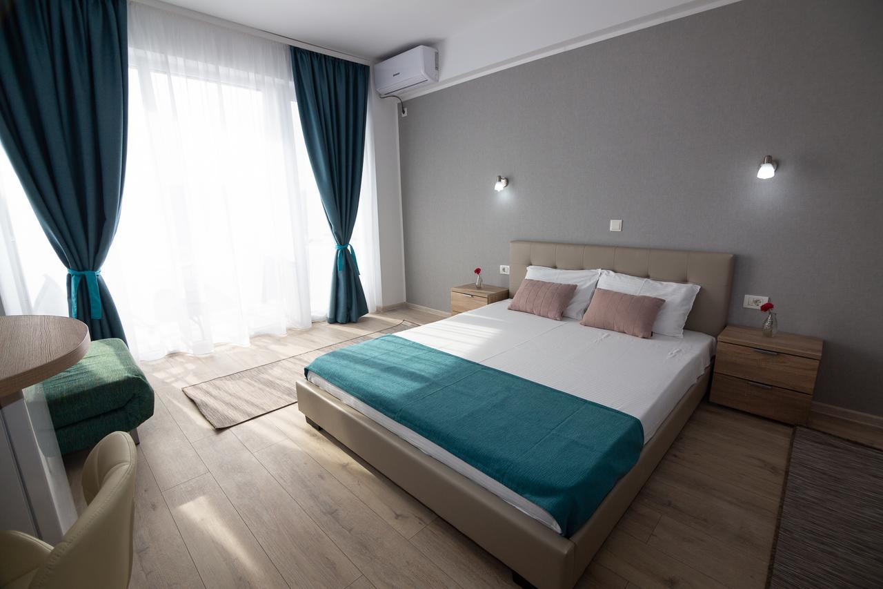 Adriano Pe Plaja Belona Hotel Западен Ефорие Екстериор снимка