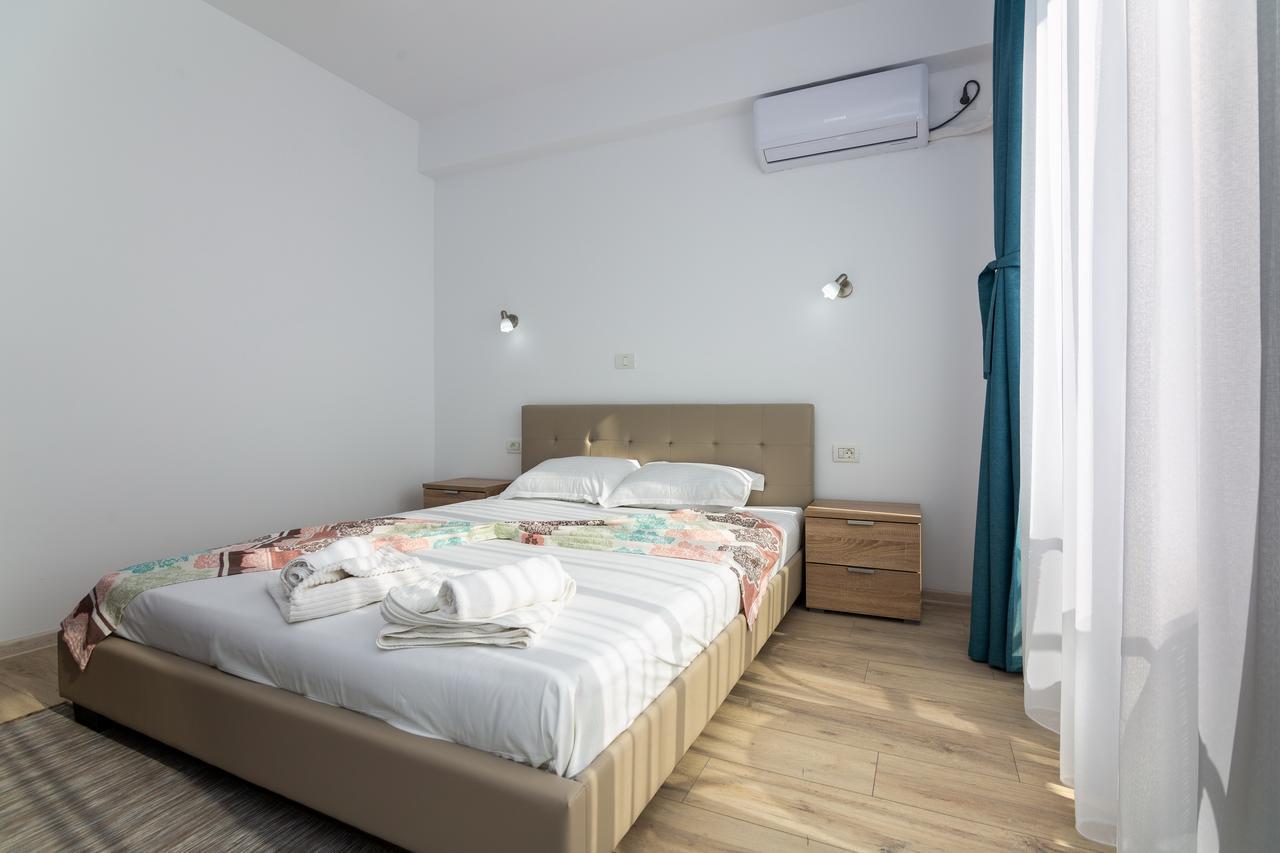 Adriano Pe Plaja Belona Hotel Западен Ефорие Екстериор снимка